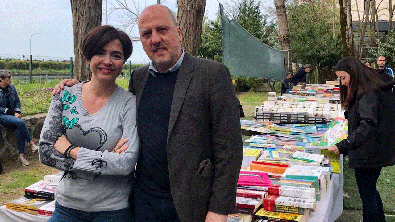 Önce TSK'ya iftira atıp sonra kıvırmıştı! Özlem'in terör seviciyle samimi pozu ortaya çıktı