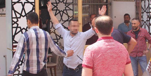 Önce vurdu sonra olay yerinde teslim oldu!