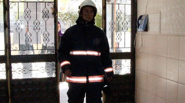 Önce yangına müdahale ettiler sonra sandığa gittiler