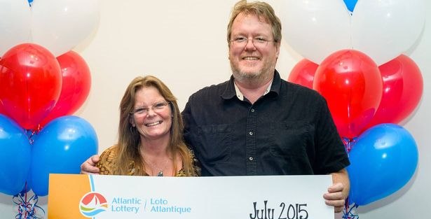 Önce yıldırım çarptı, sonra 1 milyon dolar kazandı