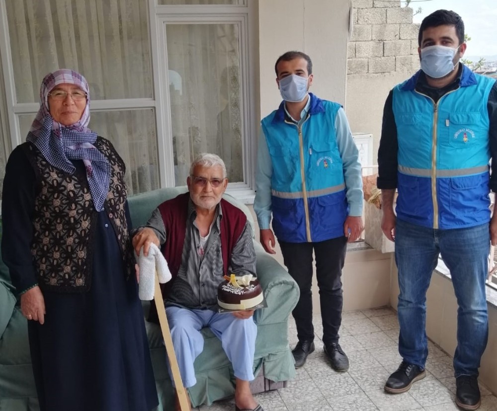 Onikişubat Belediyesi’nden yaşlılara doğum günü sürprizi 