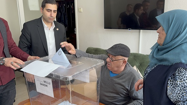 Onlar sandığa değil sandık onlara geldi