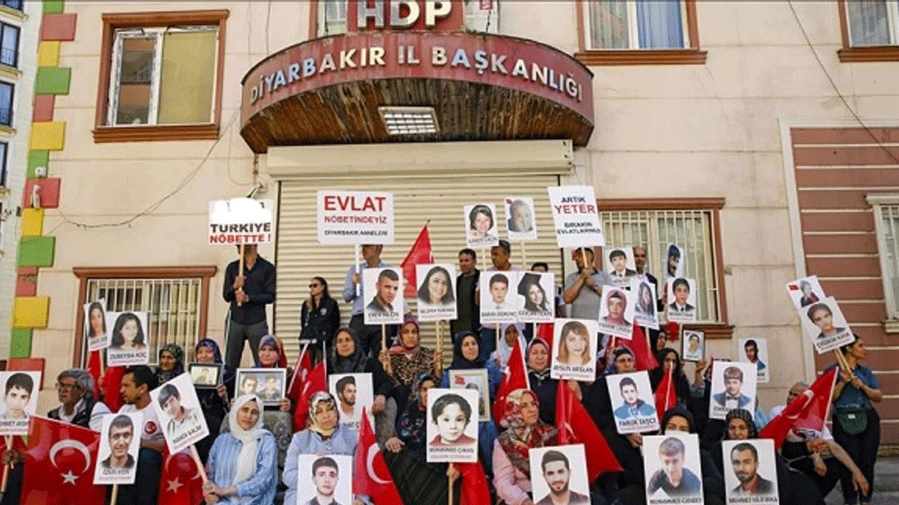 Onlara bayram yine yok! Bir bayramı daha evlat yolu gözleyerek geçiriyorlar