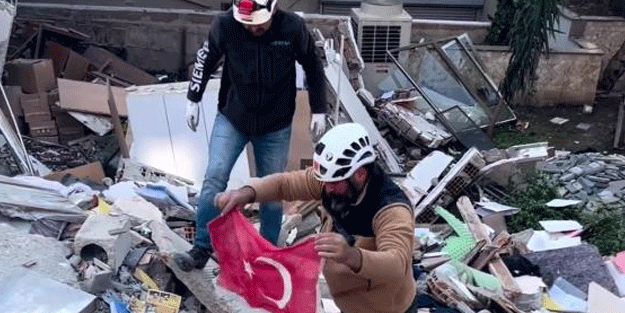 Onlara ‘Sadece AK Partilileri kurtarıyorlar’ diyenler utansın! Enkazda yürekleri parçalayan hassasiyet