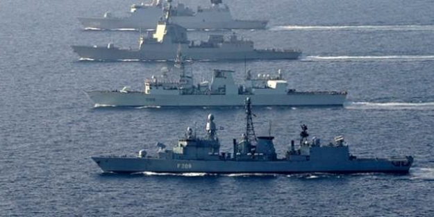 Onlarca gemi ve yüzlerce savaş jeti Akdeniz'de!