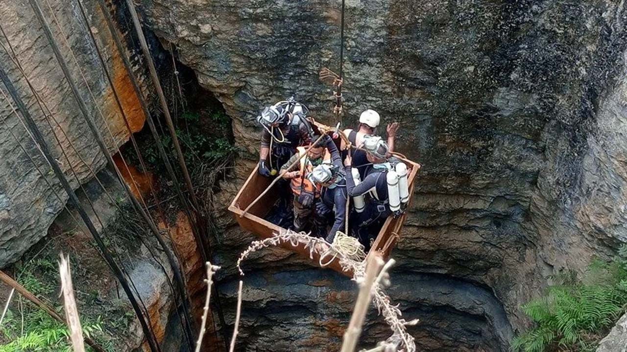 Onlarca işçi mahsur kaldı! O ülkede kömür madeni çöktü