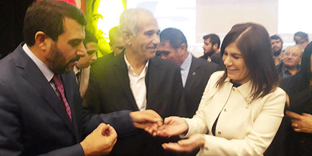 Onlarca kişi CHP'den istifa edip AK Parti'ye geçti