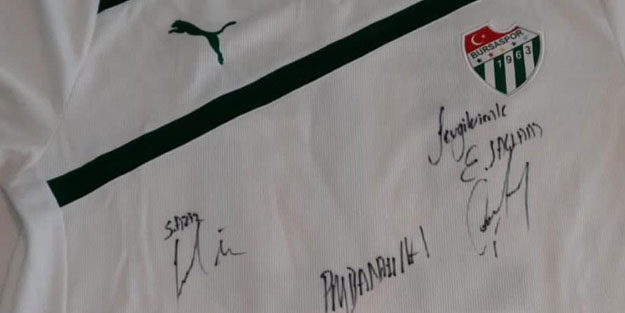 Onlarca tırı dolduran Bursaspor'un sevdalıları bu kez ünlü formaları depremzedeler için satışta çıkardı!