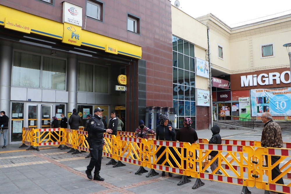 Önlemler işe yaradı, PTT önleri boş kaldı 