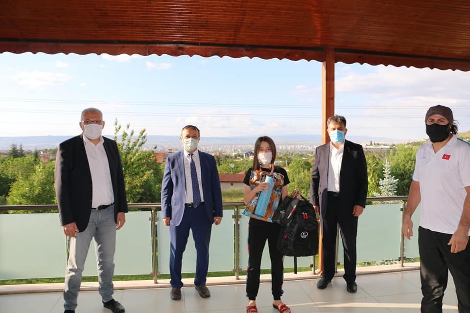 Online Kata turnuvasında dereceye girenlere ödülleri teslim edildi 