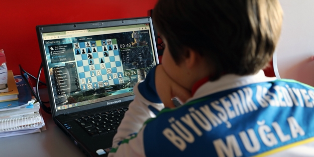 Online satranç turnuvasına rekor katılım