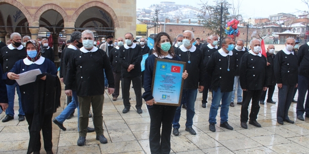 Önlük giyeceğinize, “HDP ile işimiz ne” deseydiniz!