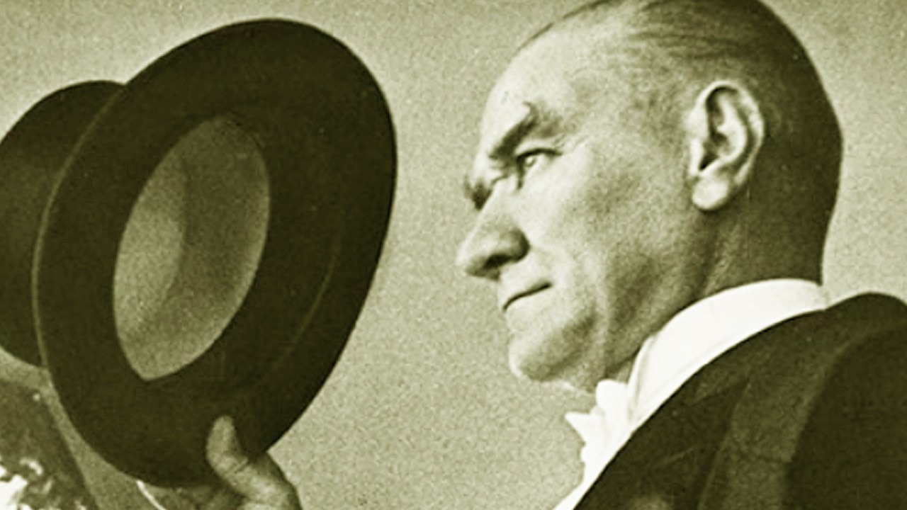 Onu kim ''Atatürk'' yaptı ki! Bir de girmediği camiye sokmak istiyorsunuz?