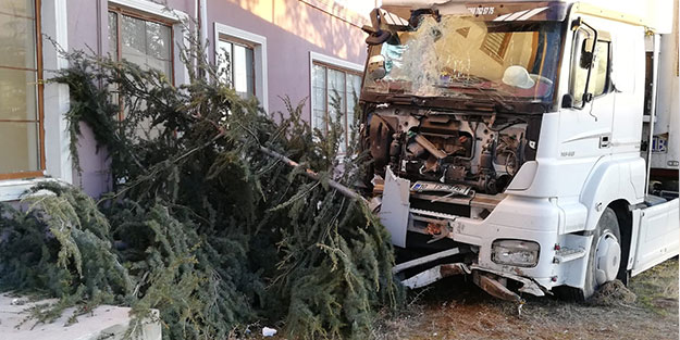 Önüne geleni devirdi!