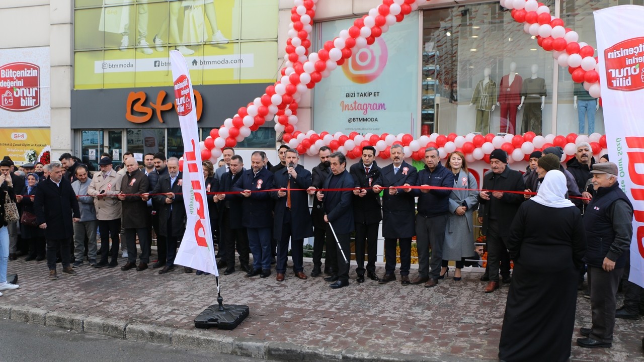Onur Market Esenyurt Meydan mağazası açıldı