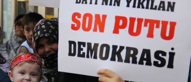 Onursuz Batı, katliamı kınayamadı!