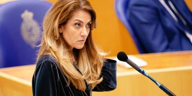 Ooooo hayırlı işler! CHP Kadın Kolları'ndan PKK sempatizanına tebrik