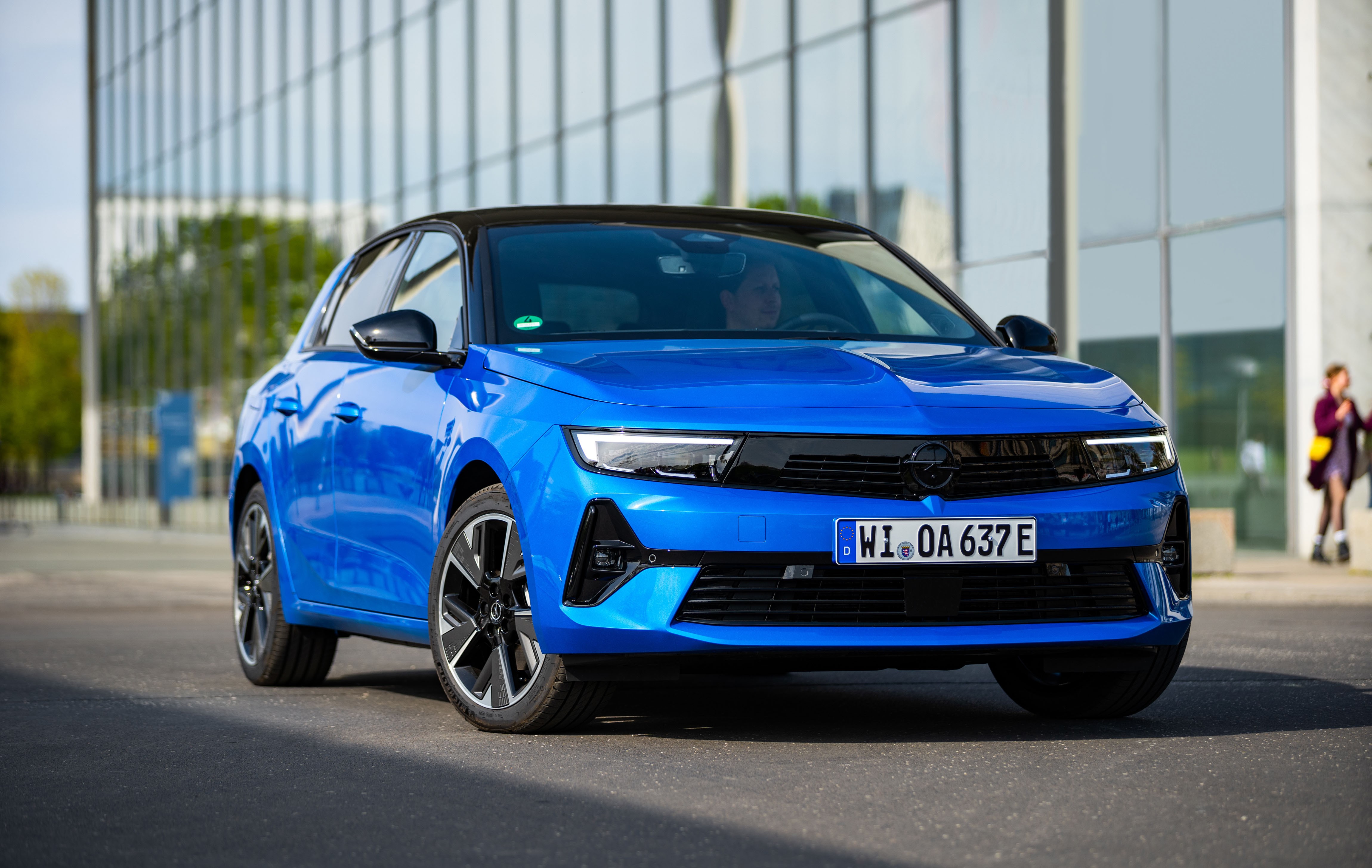 Opel’in tamamen elektrikli modeline 5 yıldız!