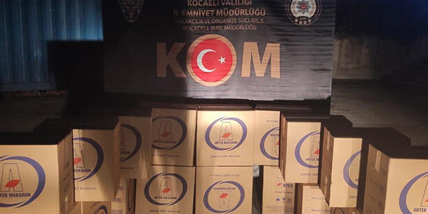 Operasyonda 1 milyon 300 bin adet makaron ele geçirildi
