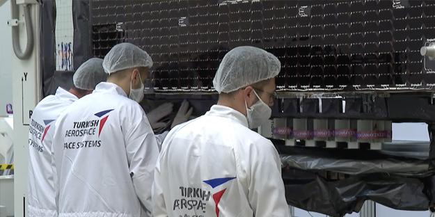 Operasyonel uydu geliştirdiklerini duyurmuşlardı! İlan ettiler: Bakmaya doyamayacaksınız!