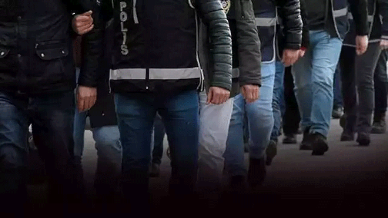 Operasyonların ardı arkası kesilmiyor: İzmir'de 9 polis gözaltına alındı!