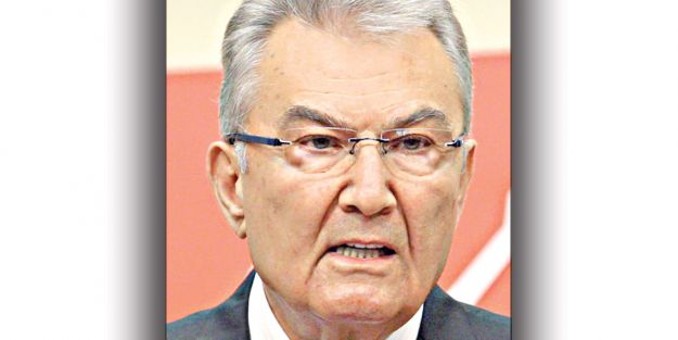 Orada imzaladı, burada eleştirdi