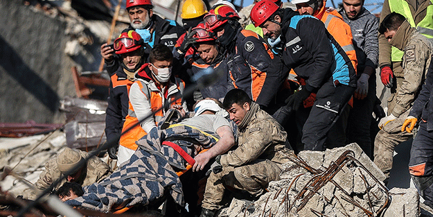 Ordu göreve deyip durdunuz… Hadi deprem seferberliği ilan edin!