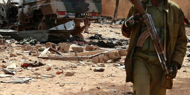 Ordu karargahına saldırı: Çok sayıda asker öldü