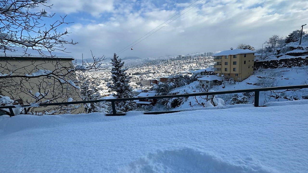Ordu sokaklarında snowboard: 40 santim karla unutulmaz anlar!