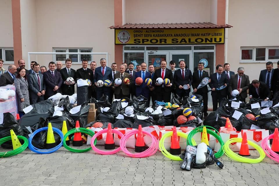 Ordu’da 52 okula spor malzemesi dağıtıldı 