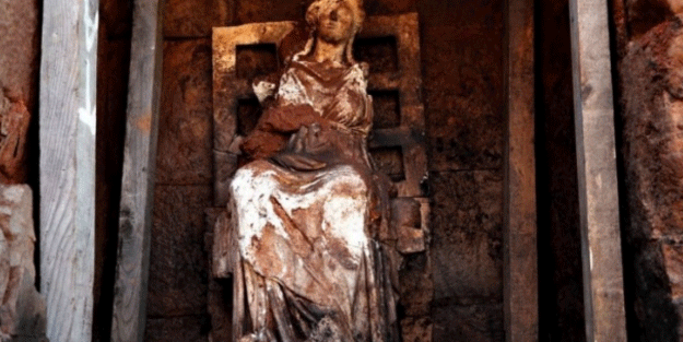 Bu heykeli görmek için herkes o ile gidiyor!