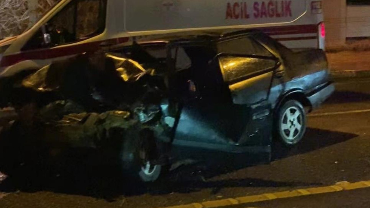 Ordu’da feci kaza! Tofaş kağıt gibi katlandı