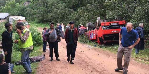 Ordu'da fındık işçilerini taşıyan kamyonetin devrildiği kazada 13 kişi yaralandı