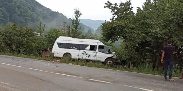 Ordu'da fındık işçilerini taşıyan minibüs kaza yaptı