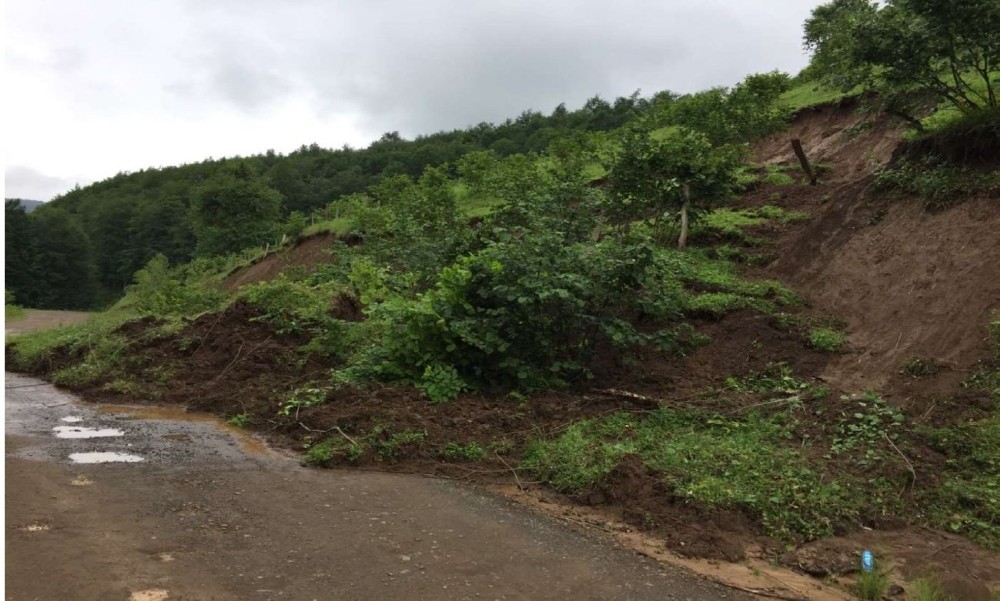Ordu’da heyelandan kapanan yollar hizmete açıldı 