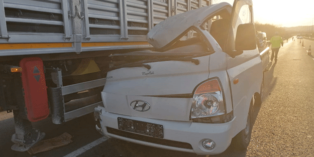 Ordu'da kamyon ile kamyonet çarpıştı! Aynı aileden biri bebek 3 kişi yaralandı