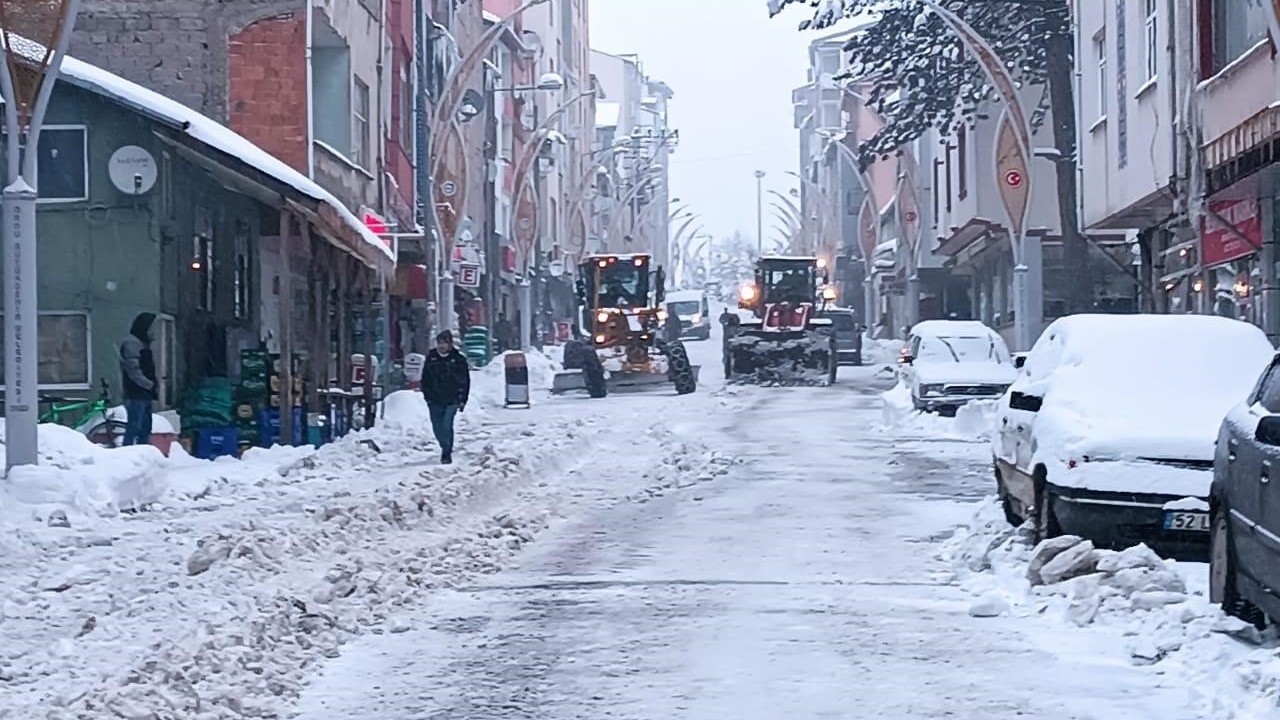 Ordu’da kar yağışı nedeniyle 16 ilçede eğitime ara verildi