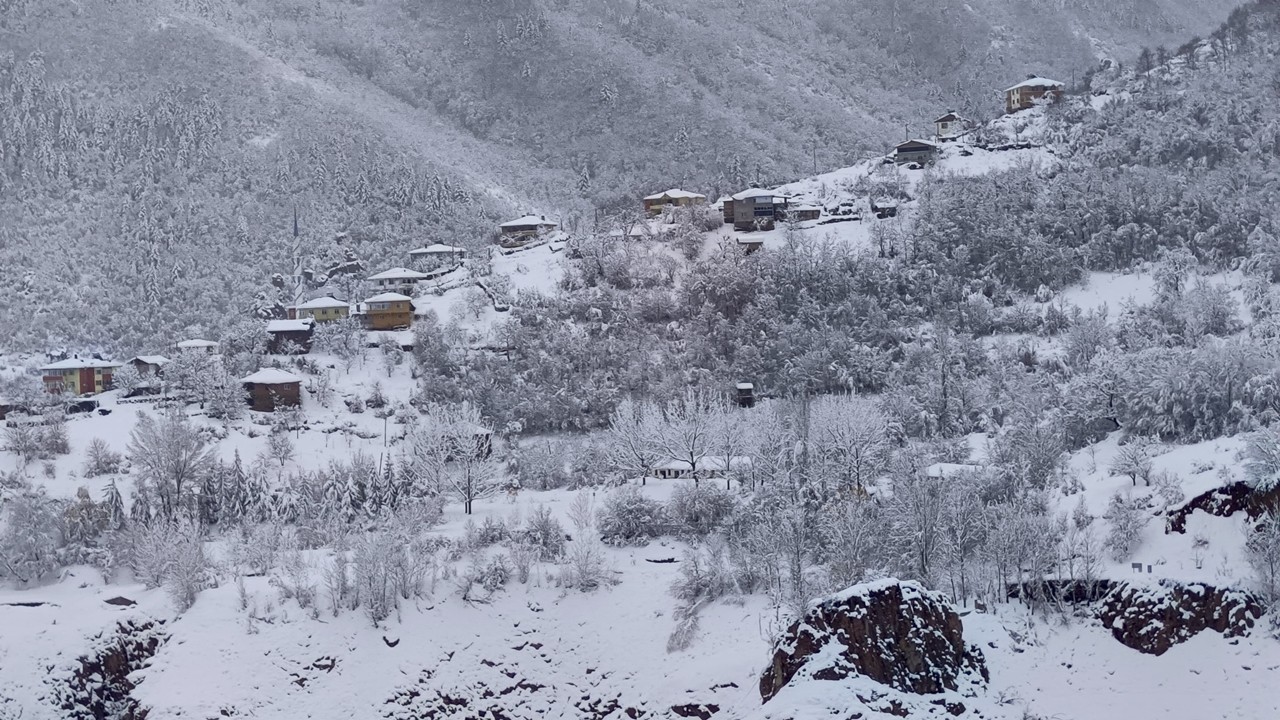 Ordu’da kar yağışı nedeniyle 5 ilçede tam, 6 ilçede kısmi olarak eğitime ara verildi