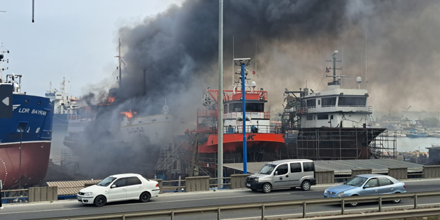 Ordu’da limanda tekne yangını başladı! Söndürme çalışmaları sürüyor