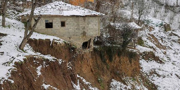 Ordu'da mahallede heyelan! Riskli evler tahliye edilecek