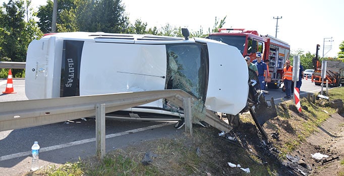 Ordu'da otomobil bariyerlere saplandı: 1 yaralı