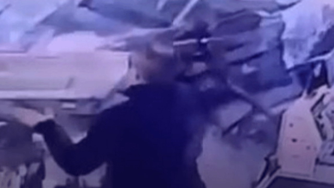 Ordu'da otomobil markete daldı! Yaralılar var!