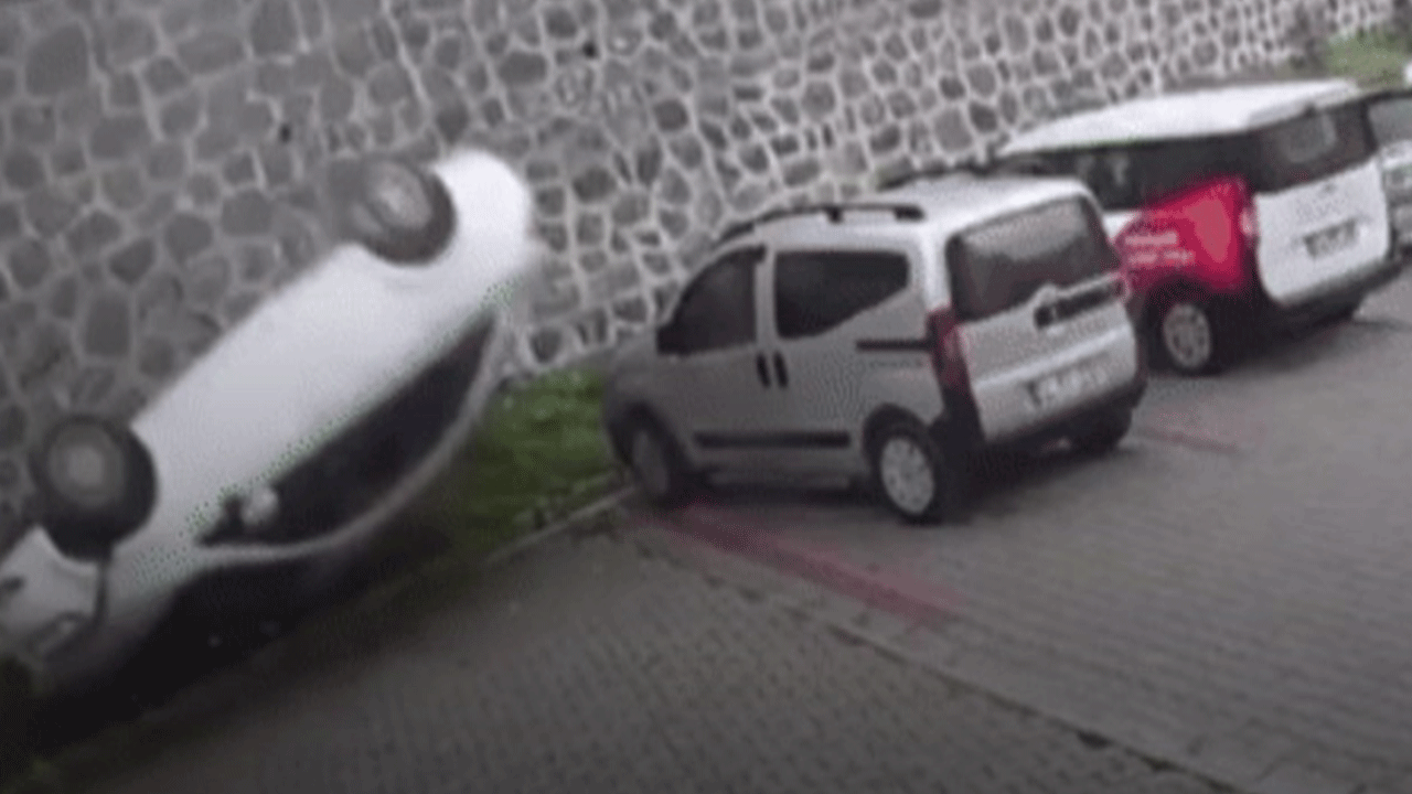 Ordu'da otomobil site bahçesine uçtu!