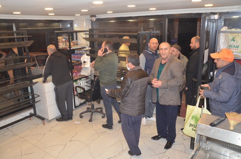 Ordu’da vatandaşlar fırın ve marketlere akın etti 