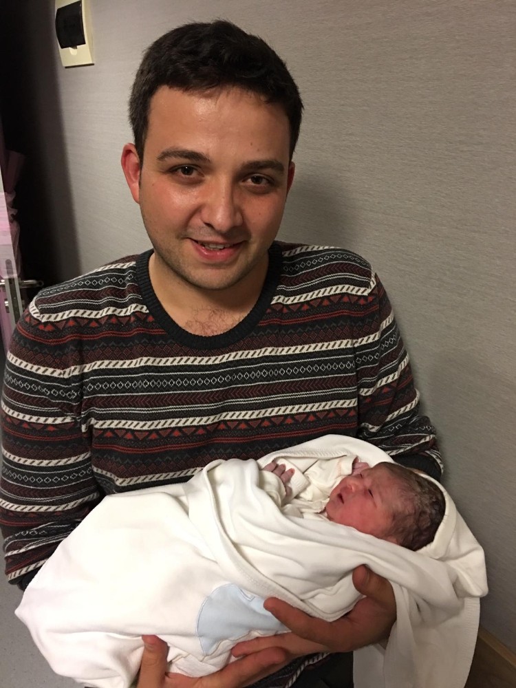 Ordu’da yeni yılın ikinci bebeği İHA muhabirini sevindirdi 