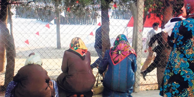 Orduevi yönetmeliğine 'başörtülü' ifadesi konuldu