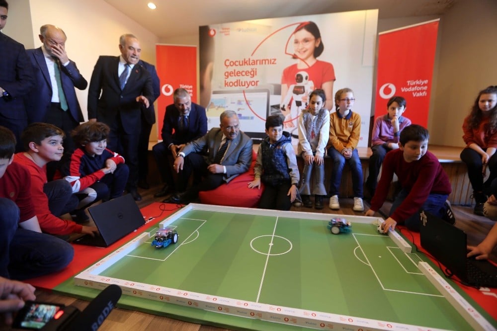 Ordulu çocuklar Vodafone ile yarını kodladı 