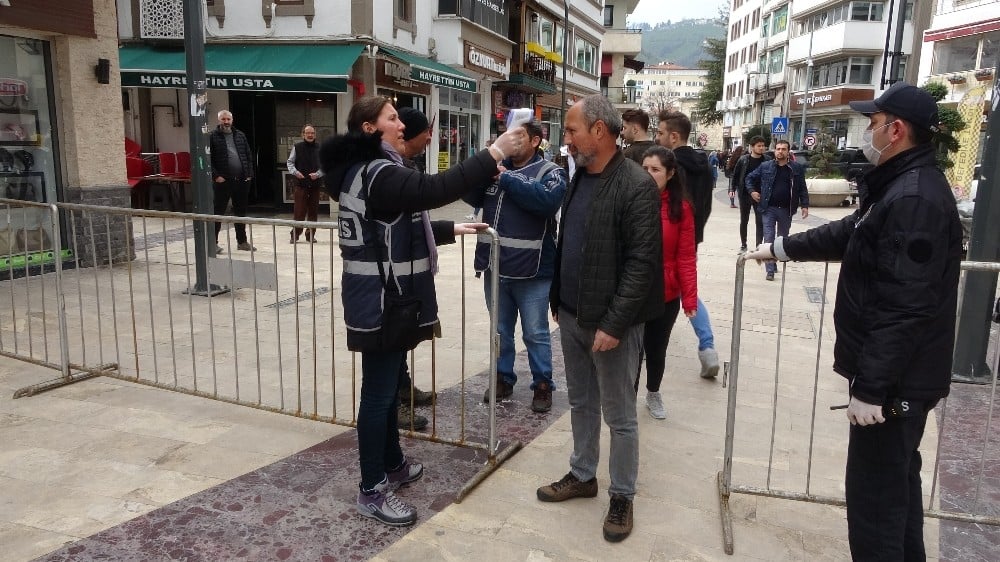 Ordu’nun işlek caddeleri barikatlarla kısıtlandı 