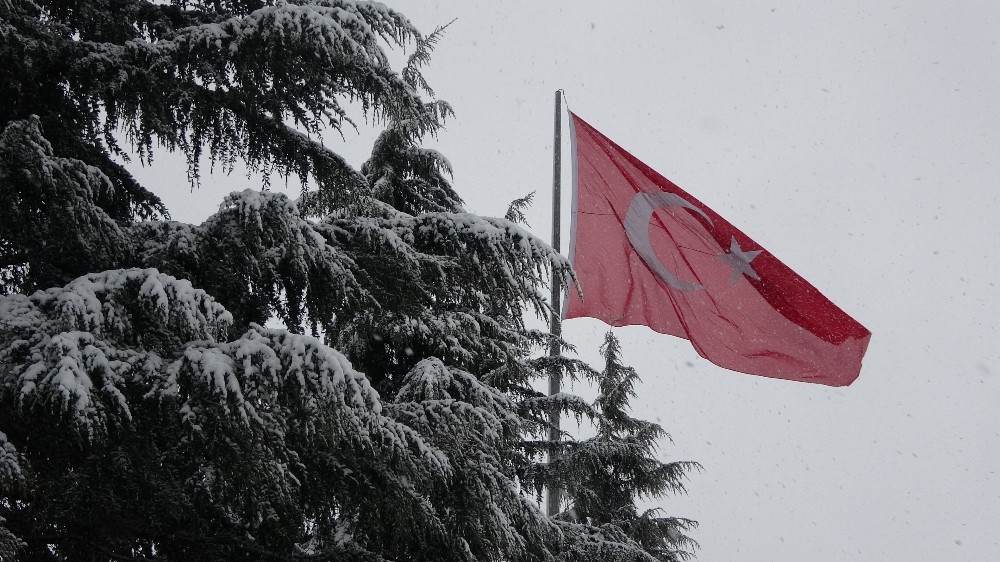 Ordu’ya beklenen kar yağdı, 273 kırsal mahalle yolu ulaşıma kapandı 