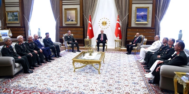 Org. Hulusi Akar Cumhurbaşkanı Erdoğan'a dosya sundu